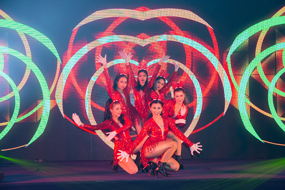 Cho thuê vũ đoàn