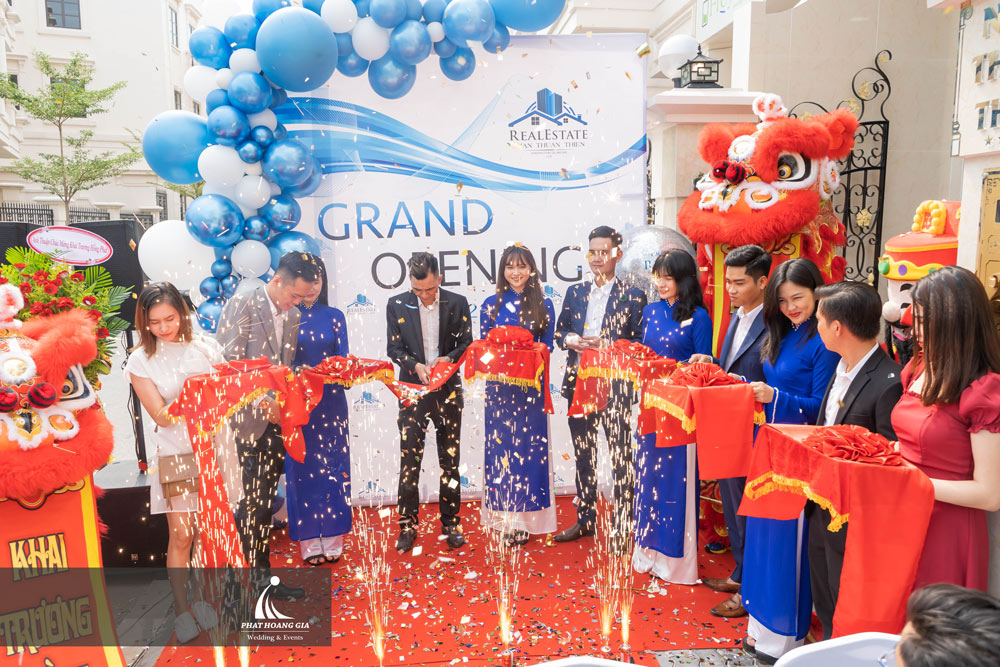 Tổ chức sự kiện khai trương