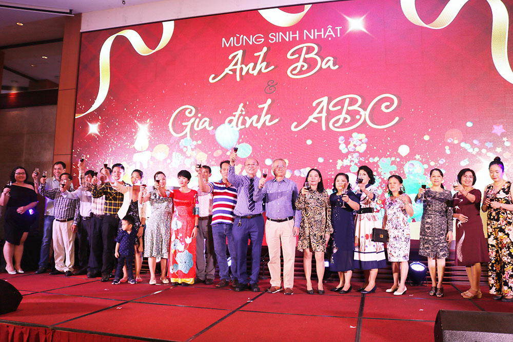 Tổ chức thôi nôi sinh nhật