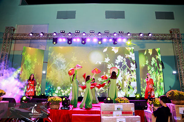 tất niên coop food