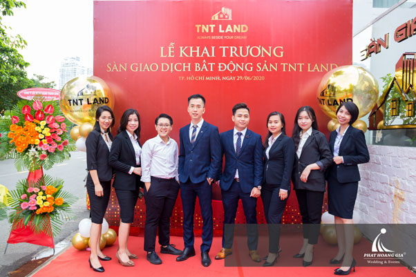 to chuc su kien khai trương tnt land