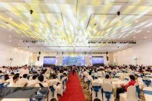 tất niên lazada 2020