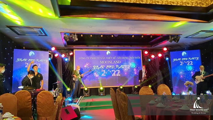 tất niên moon land 2022