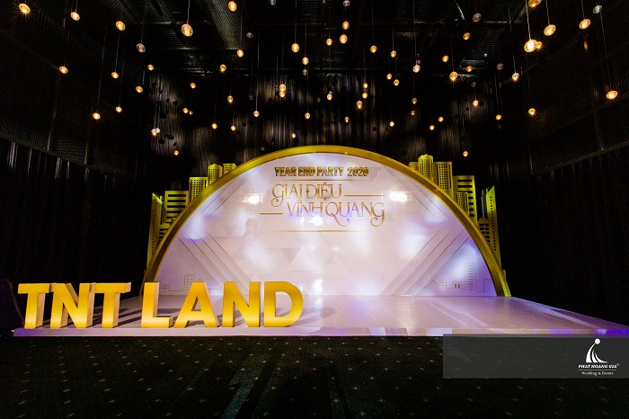 tất niên TNT 2020