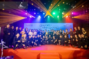 tất niên TNT 2020