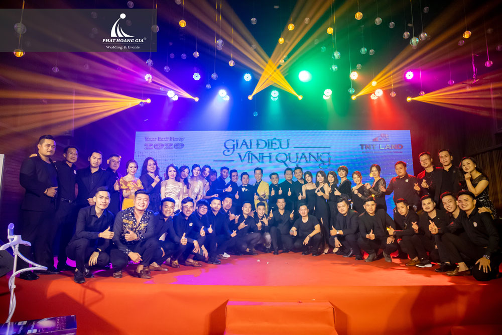 tất niên TNT 2020