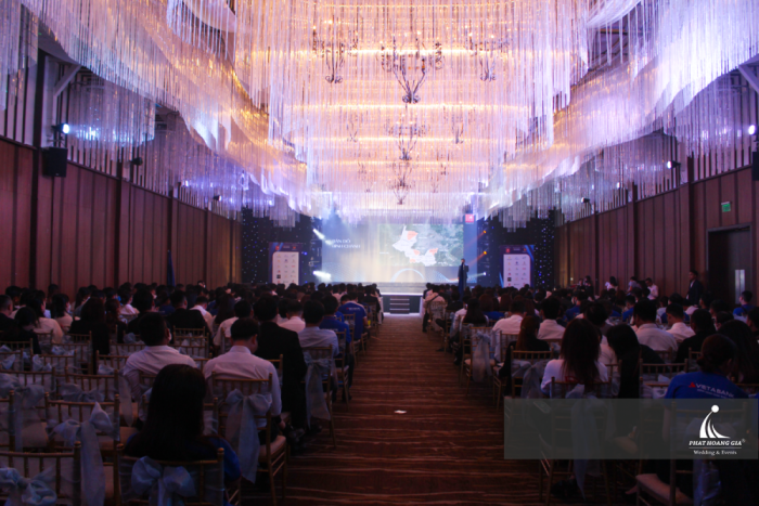 SPEED UP RACER – CONIC BOULEVARD